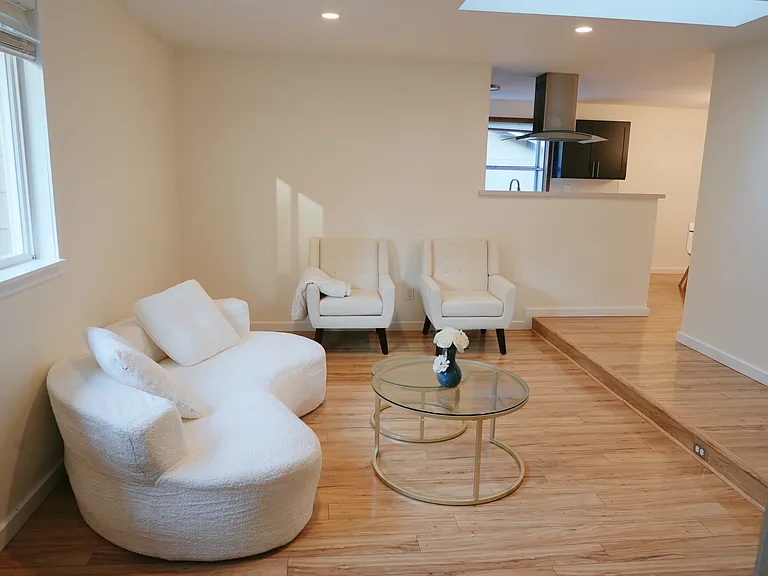 12019 NE 136th Pl — Photo 5