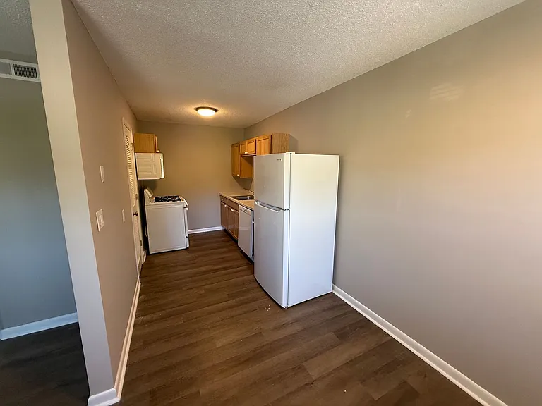 213 N Ann St #8 — Photo 7