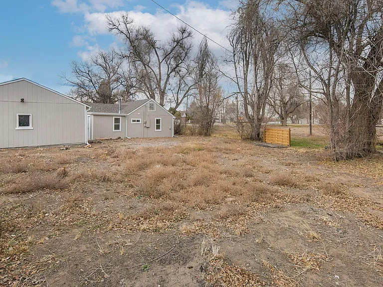 108 S Dorothy Ave — Photo 22