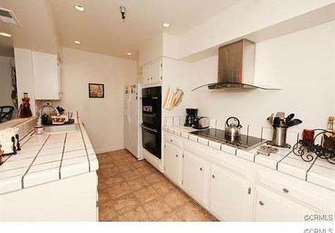 4th image of 230 S Catalina Ave APT 107