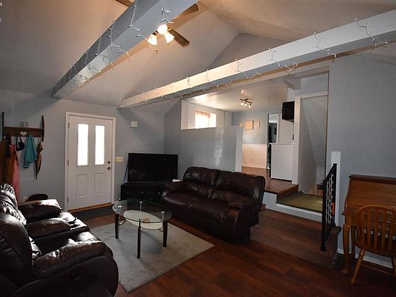 4th image of 812 Elm Ct