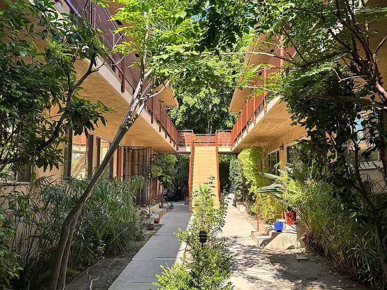 1311 N Fairfax Ave #1 — Photo 16