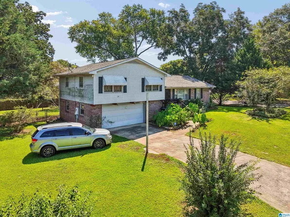 6205 Cane Creek Dr, Anniston, AL 36206