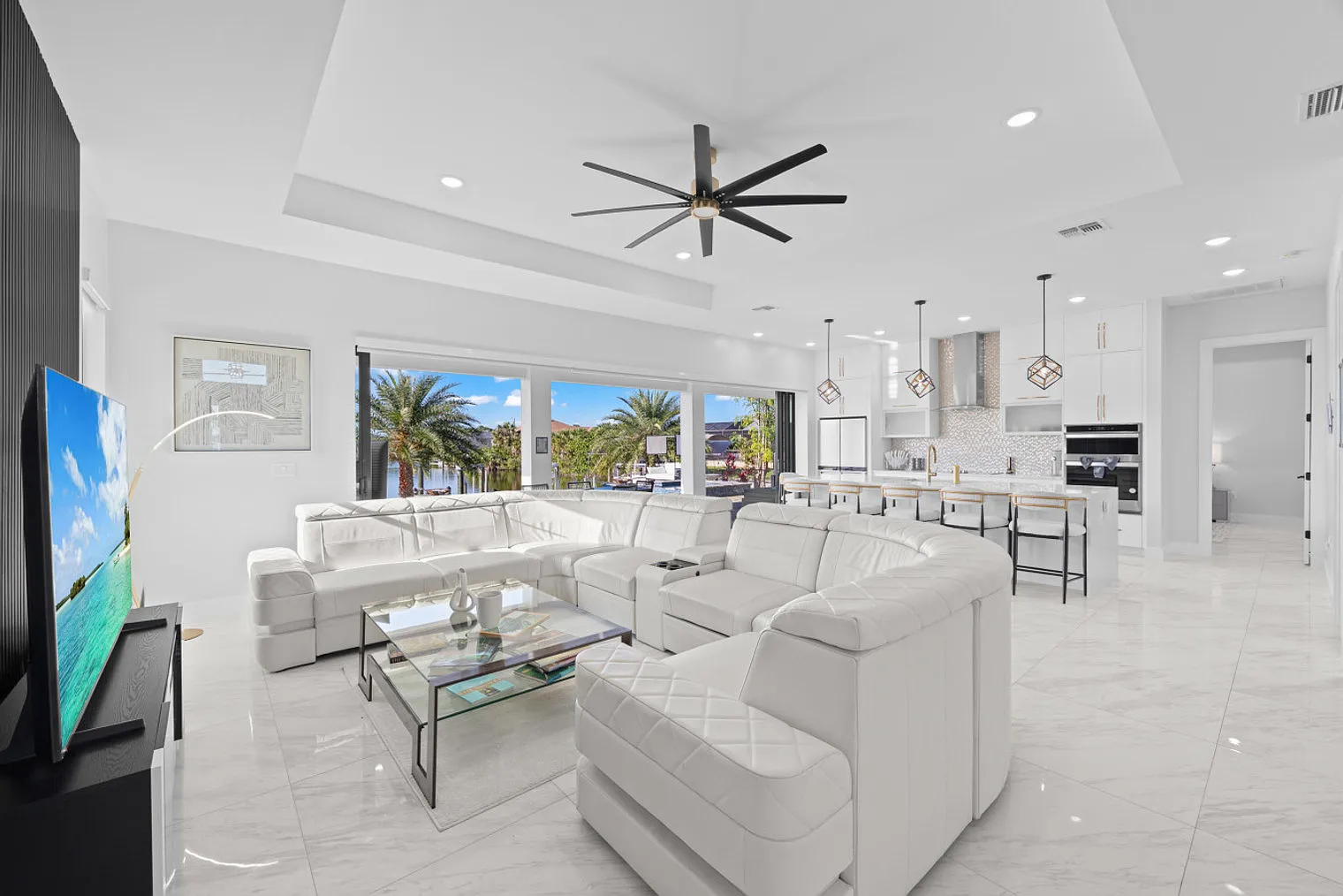 3 bed, 3.0 bath, 10333 sqft, $12,182 — Photo 1