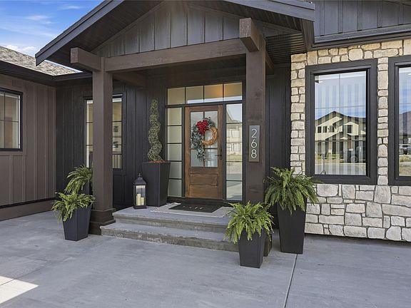 3rd image of 268 Rue Cheval Cir