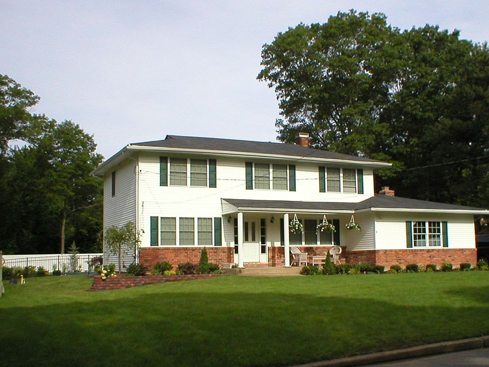 2nd image of 64 Virginia Ave