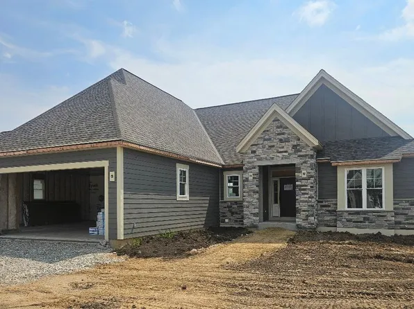 1607 Sauk TRAIL, Waukesha, WI 53189