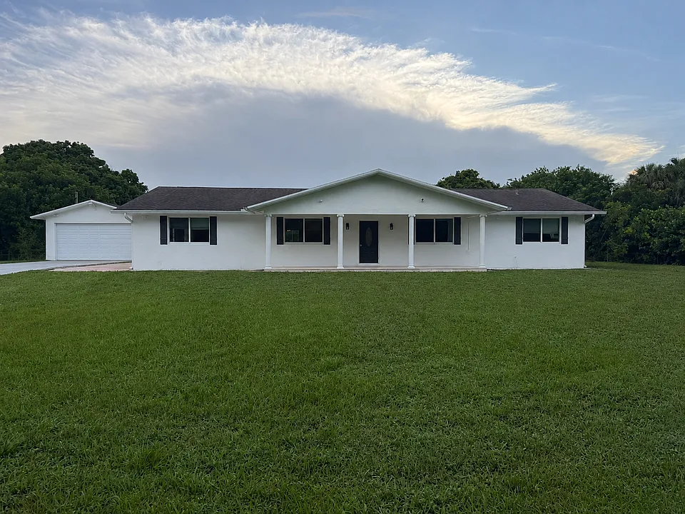 2901 SW 144th Ter