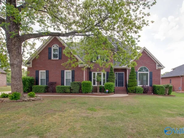 224 Clouds Creek Dr, Huntsville, AL 35806