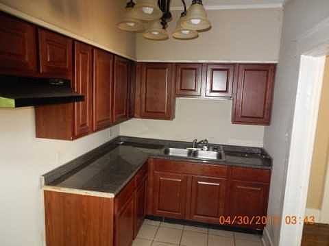 5th image of 670 N Willett St