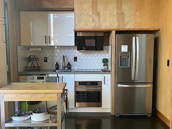 5th image of 15197 Stratford Ave #2