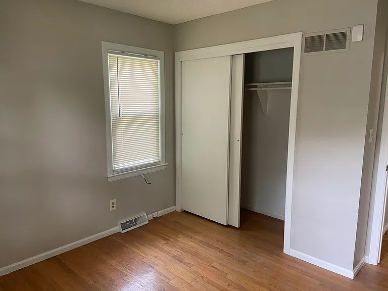 11507 Manchester Ave — Photo 9