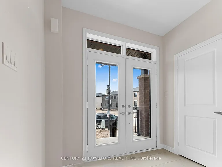 873 Logan Dr — Photo 1