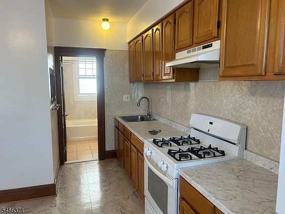 5th image of 134 Ray St