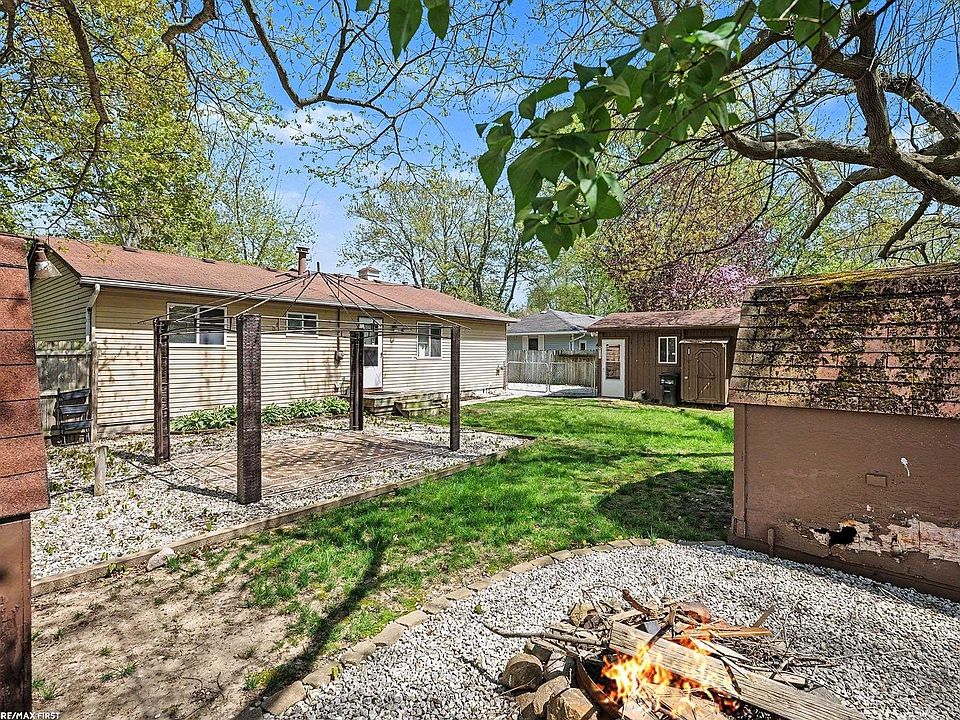 371 Colonial Ln, photo 24
