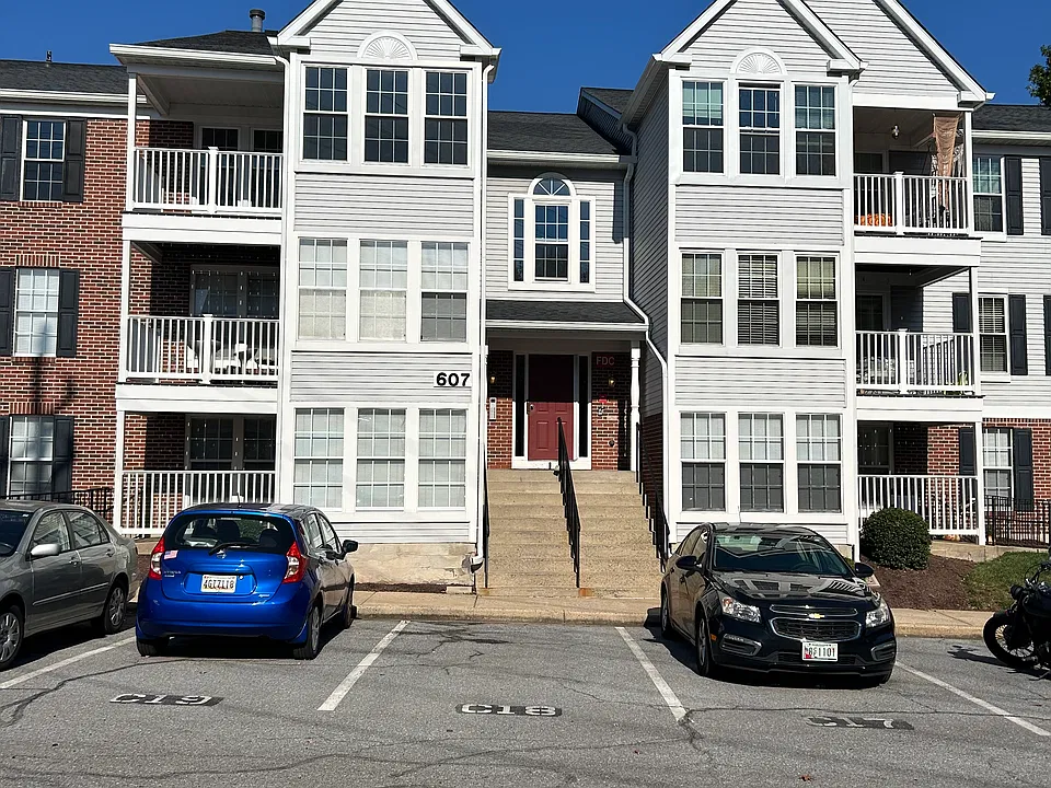 607 Himes Ave #106