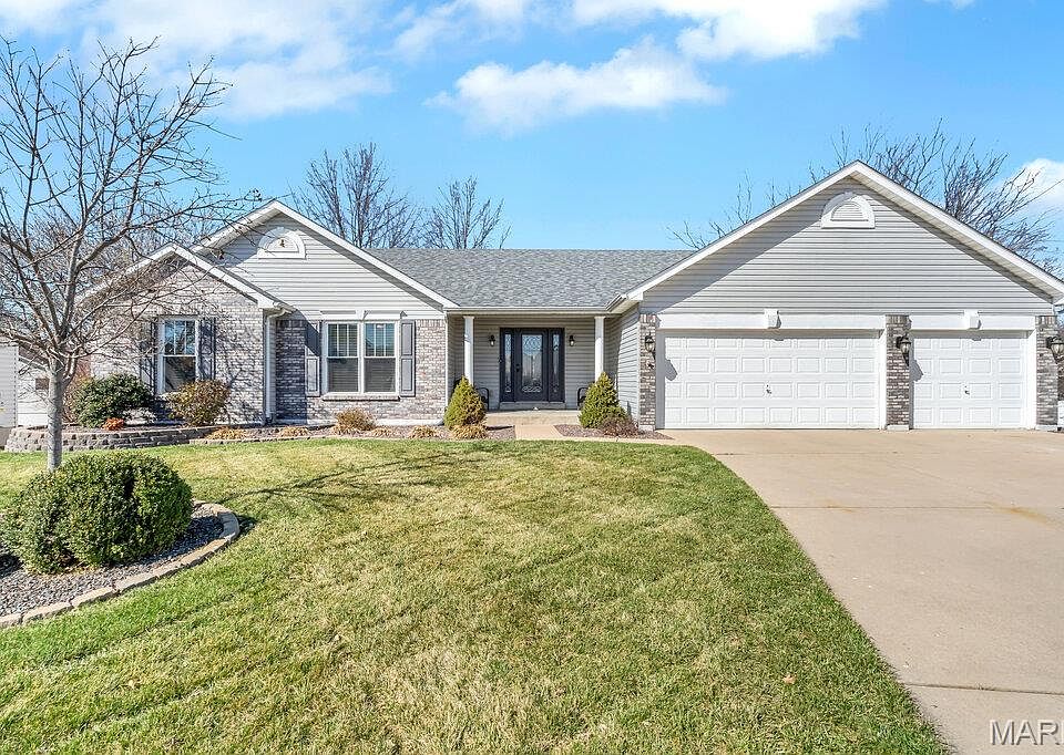 1st image of 3 Pinehurst Forest Ct