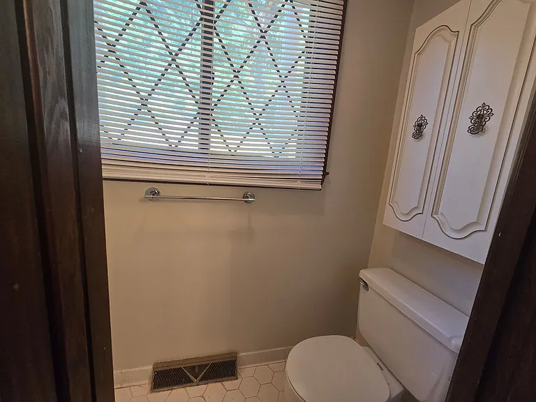 1194 Ingram Dr — Photo 30