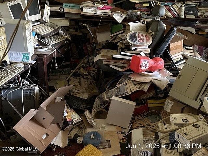 2nd image of 6 Sumter Avenue