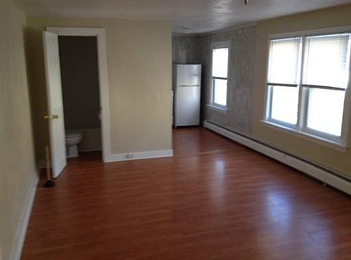 2nd image of 15 Edwards St APT 3