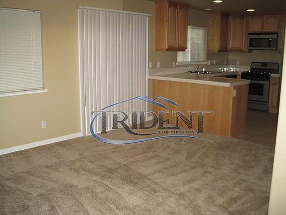 5th image of 416 Hetherington Cir