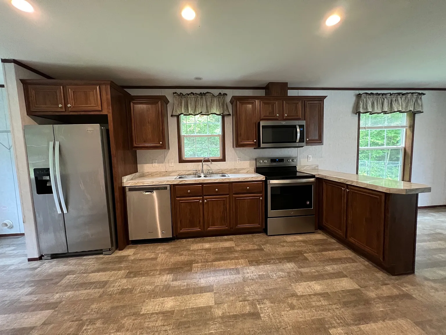 2 bed, 996 sqft, $2,399 — Photo 1