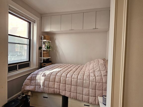 3rd image of 34 E Newton St #1