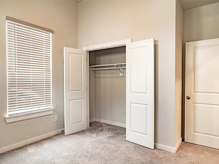 6526 Bramble Cove Ln — Photo 26