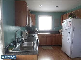 3rd image of 579 Rosemar Dr
