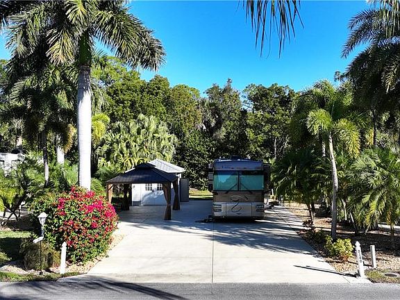 2nd image of 10075 Ramblewood CT