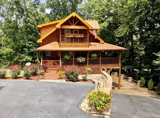 409 River Front Dr, Sparta, TN 38583