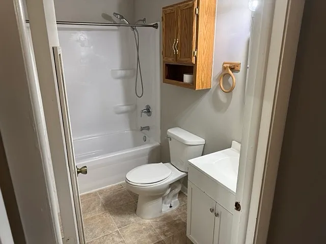 104 W Countryside Pkwy #D — Photo 3