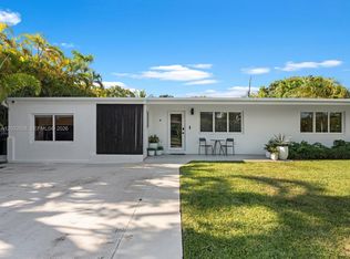 1945 Alamanda Dr, North Miami, FL 33181