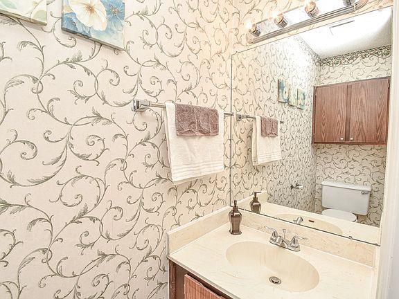 4th image of 603-702 Sherwood Dr #18088705