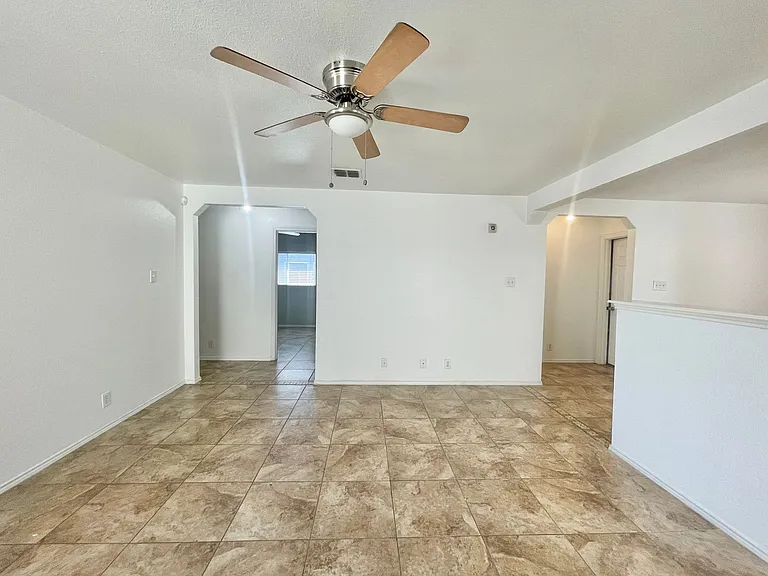 25347 Longbranch Run — Photo 3