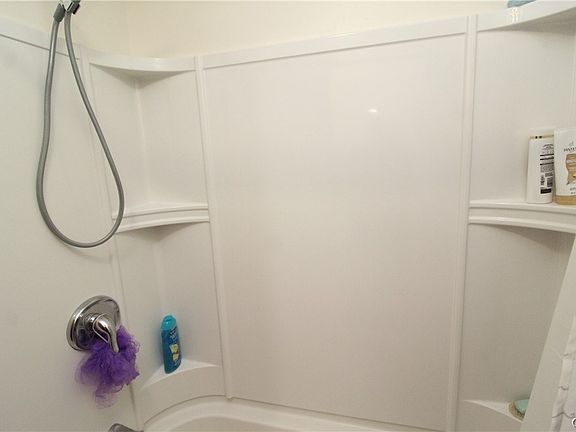 4th image of 113 Golfcrest Cir