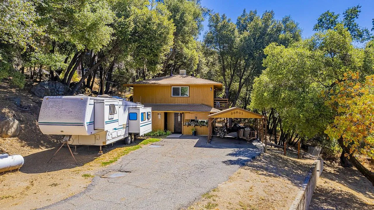38601 Bon Veu Cir photo 1