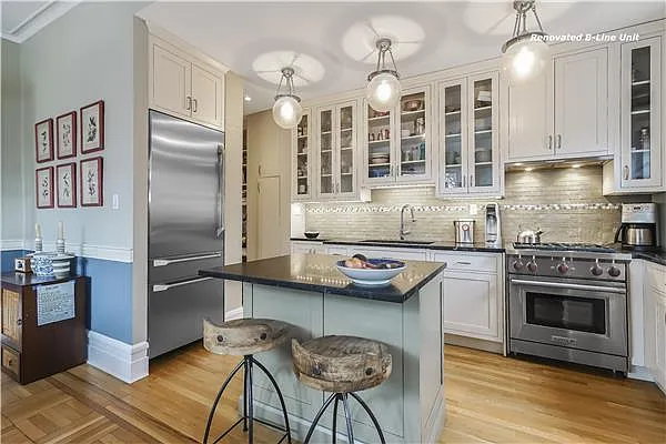 Sold by Avenue Sotheby's International Realty | media 23