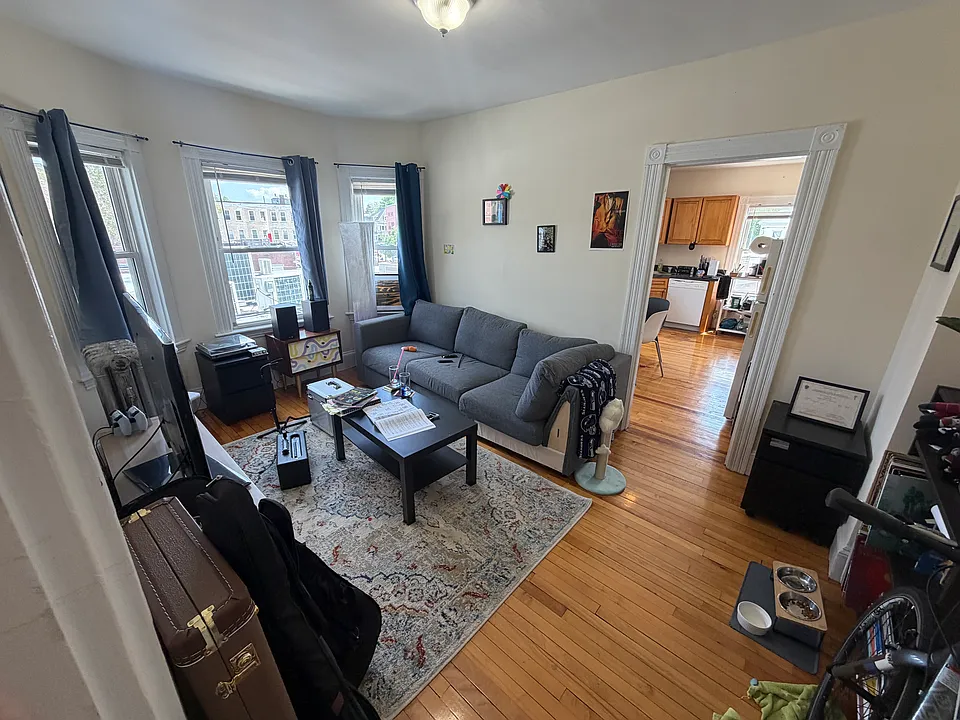 384 Washington St #4