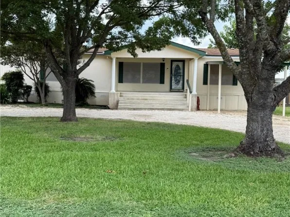 612 Longhorn Trl, Seguin, TX 78155