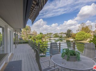 10033 Valley Spring Ln, North Hollywood, CA 91602