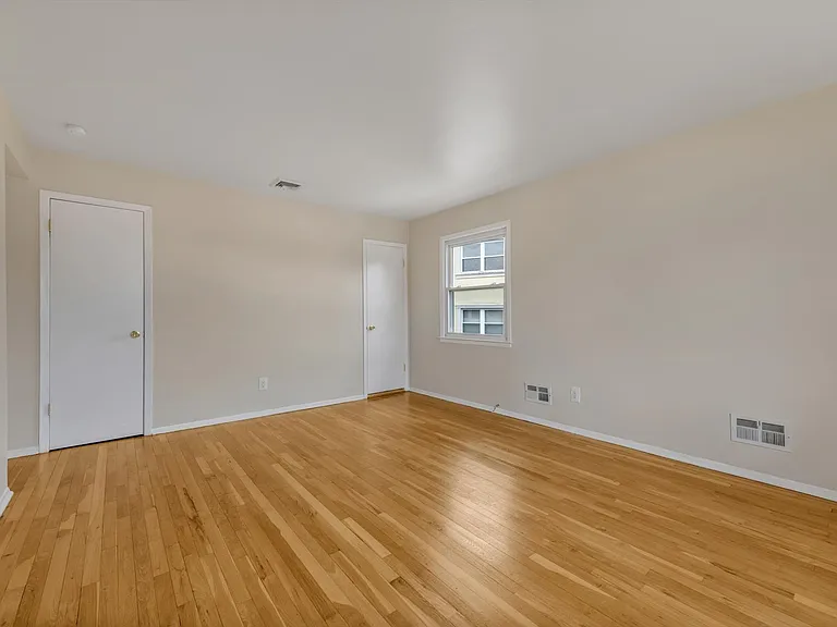 214-15 15th Ave #2 — Photo 15