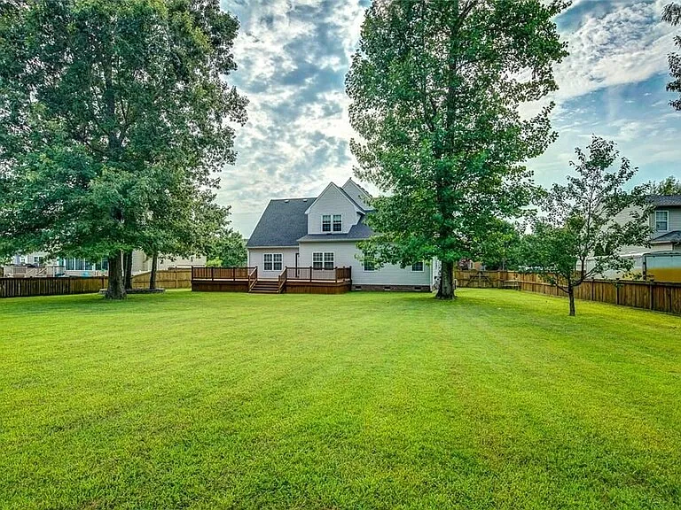 1516 Clearwater Ln — Photo 4