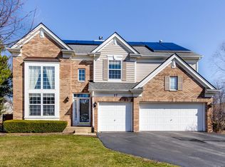 17 Montclair Ct, Cary, IL 60013