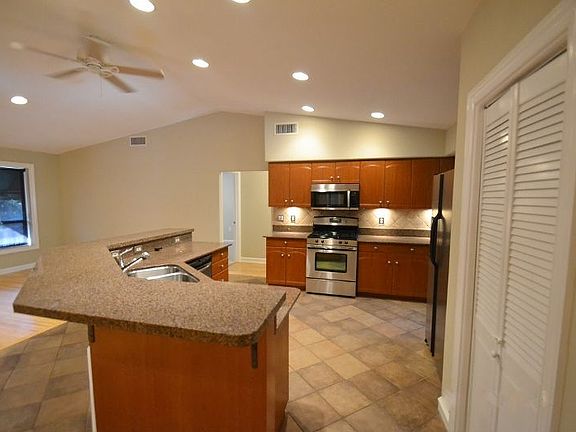 5th image of 1831 Towhee Ln