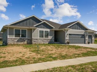 768 186th Pl, Pella, IA 50219