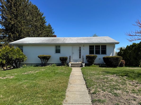 19 Richard Rd, Swansea, MA 02777