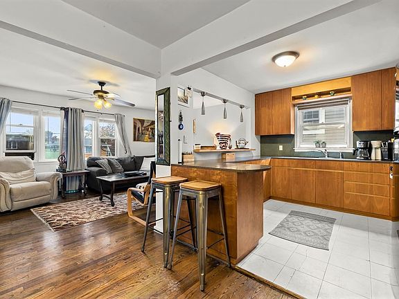 5th image of 1404 45th St