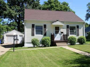 1036 Staub Ct NE, Cedar Rapids, IA 52402