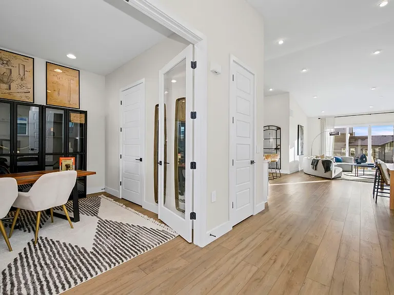 3010 Helmsman St — Photo 3